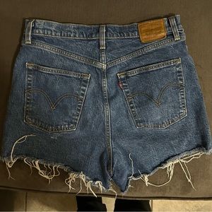 Levi’s Ribcage Shorts